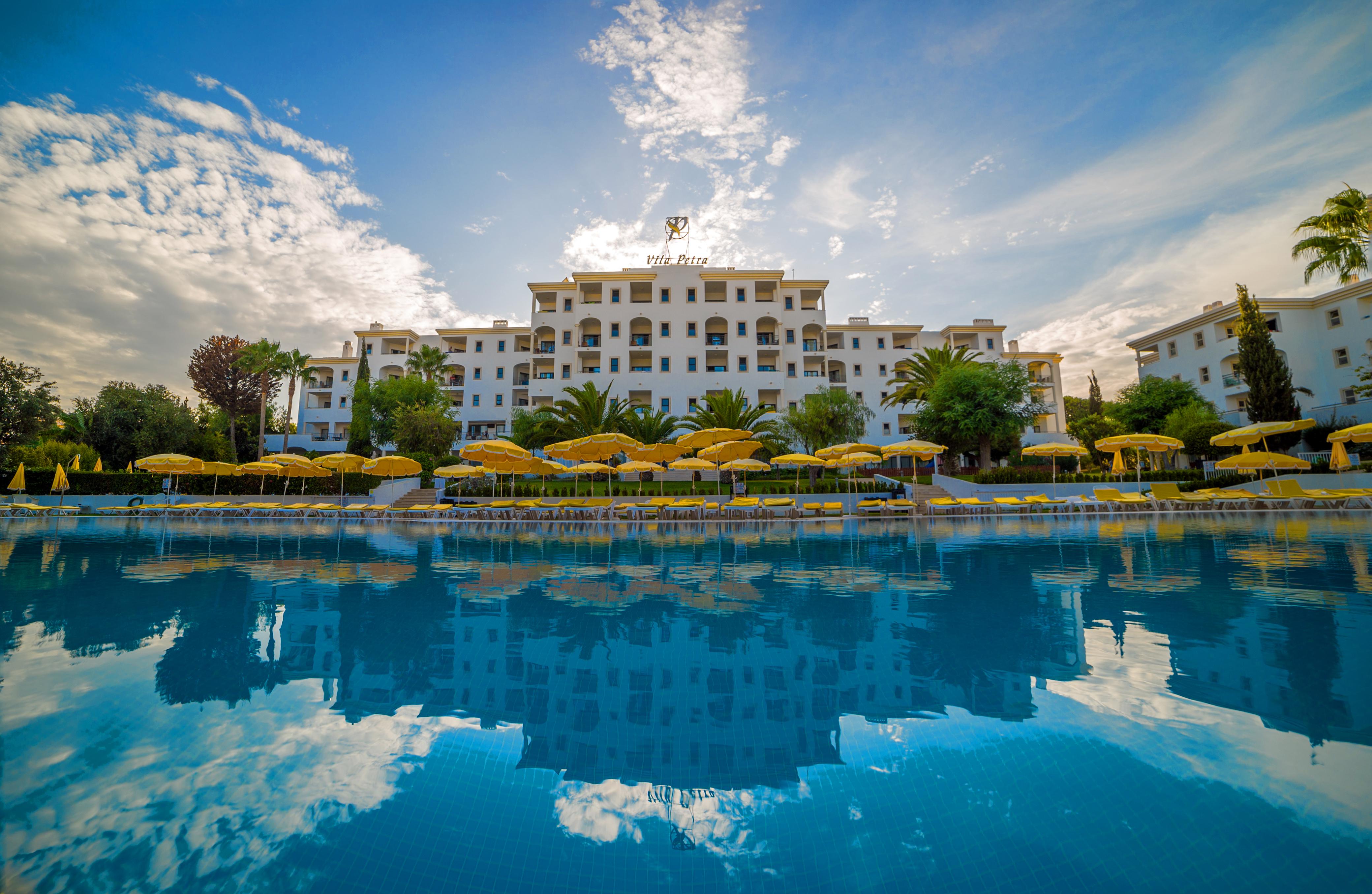วีลา เปตรา อพาร์ตโฮเต็ล Aparthotel อัลบูเฟรา ภายนอก รูปภาพ